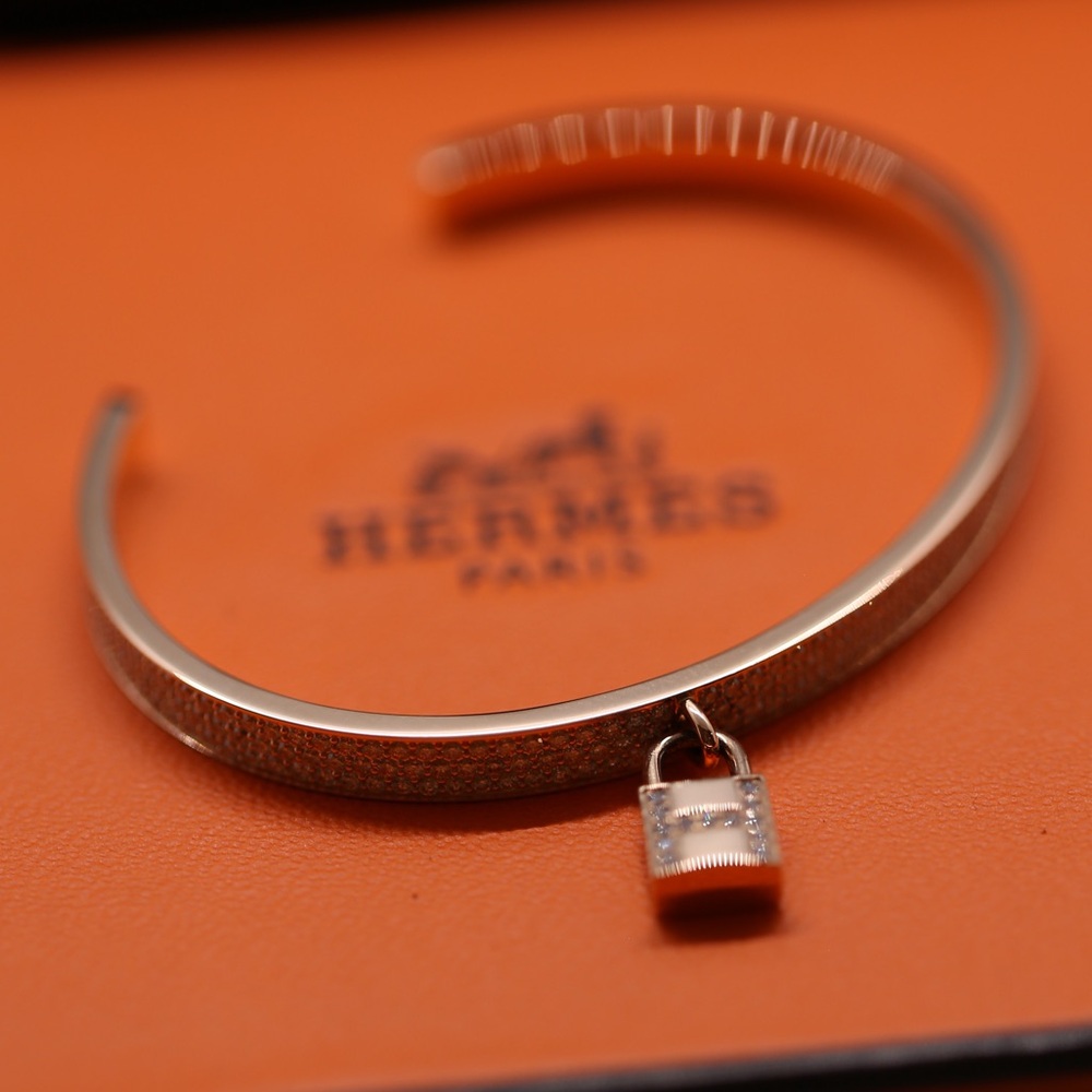 Hermes Diamond Bracelet Rose Gold